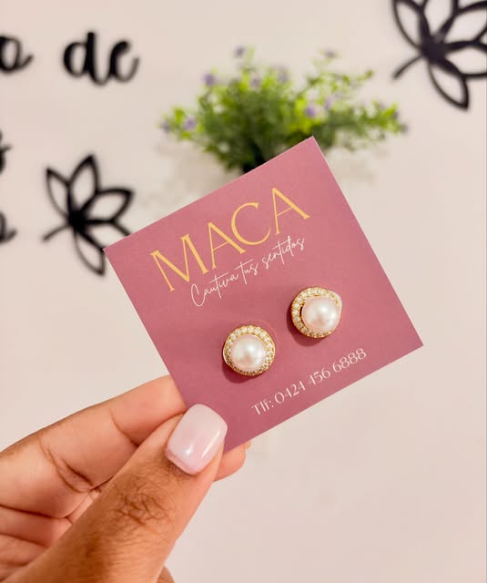 Tarjeta rosa para presentación de joyería