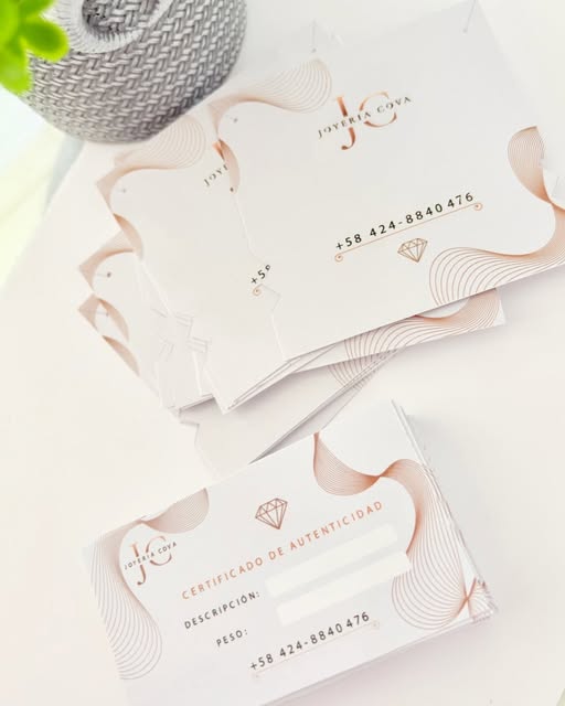 Tarjetas impresas de joyería en blanco y tonos suaves